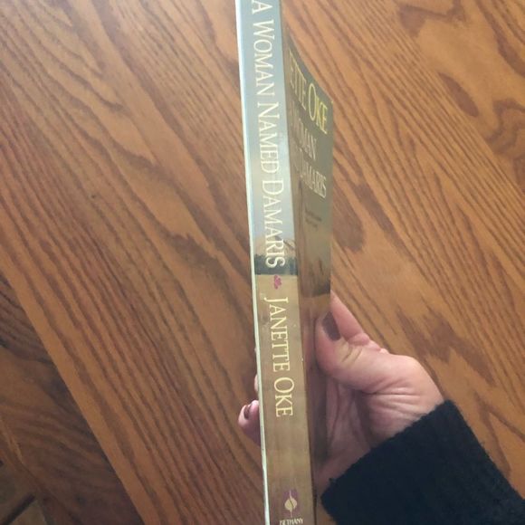 6/$20 A Woman Named Damaris paperback book by Janette Oke - Picture 4 of 4